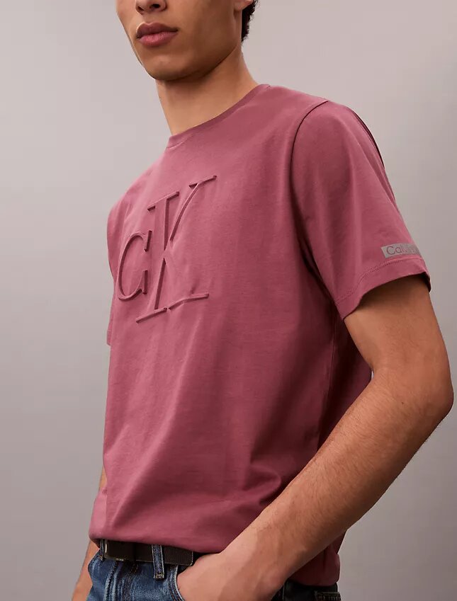 Camiseta clásica con Monogram en relieve Camiseta clásica con Monogram en relieve