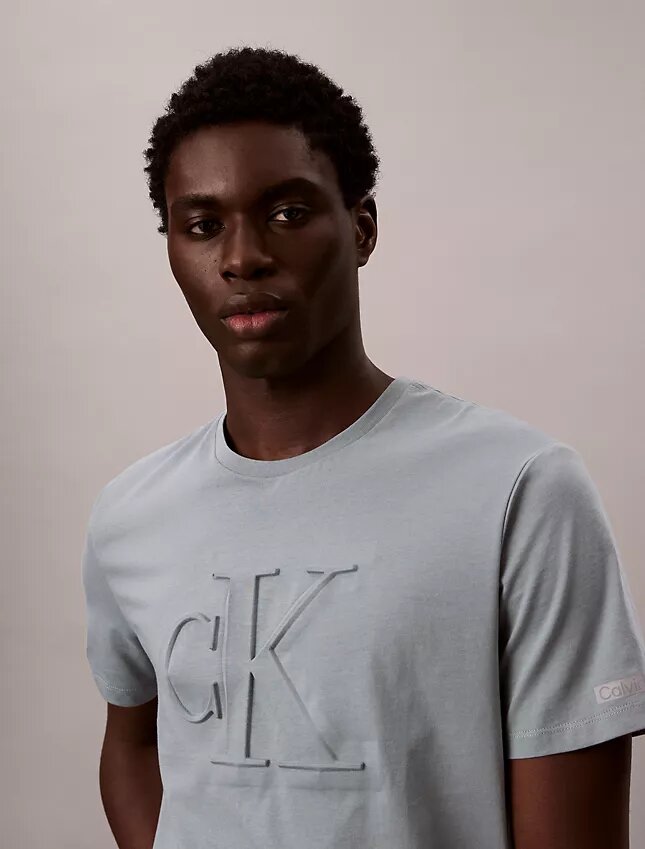 Camiseta clásica con Monogram en relieve Camiseta clásica con Monogram en relieve