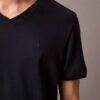 Camiseta clásica de cuello en V Liquid Touch Camiseta clásica de cuello en V Liquid Touch