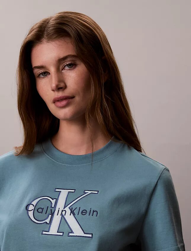 Camiseta clásica Monólogo en dos tonos Camiseta clásica Monólogo en dos tonos
