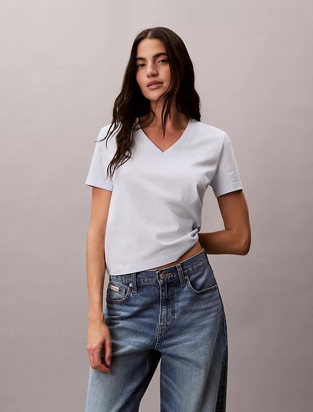 Camiseta con cuello en V y Monogram Camiseta con cuello en V y Monogram