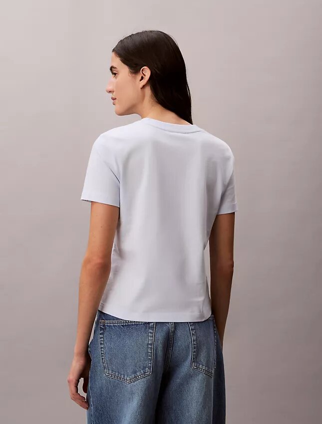 Camiseta con cuello en V y Monogram Camiseta con cuello en V y Monogram
