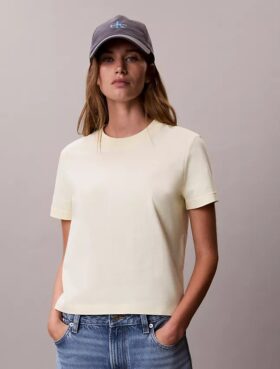 Camiseta con logotipo de archivo