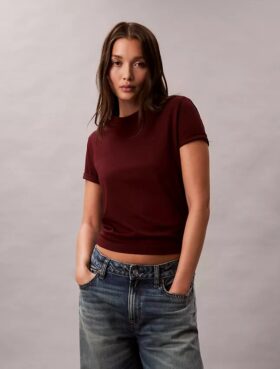 Camiseta con logotipo de archivo