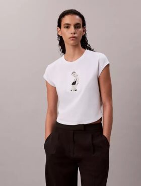 Camiseta corta con estampado de Kate Moss
