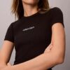 Camiseta corta con logo y ribete contorneado Camiseta corta con logo y ribete contorneado