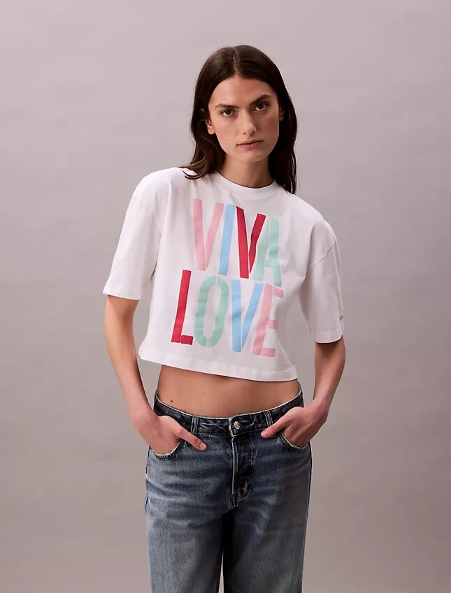 Camiseta corta holgada «Pride Viva Love» de Marc Hundley Camiseta corta holgada «Pride Viva Love» de Marc Hundley