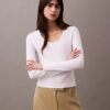 Camiseta de algodón con cuello en U y canalé Camiseta de algodón con cuello en U y canalé
