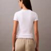 Camiseta de algodón con ribete contorneado Camiseta de algodón con ribete contorneado