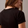 Camiseta de algodón con ribete contorneado Camiseta de algodón con ribete contorneado