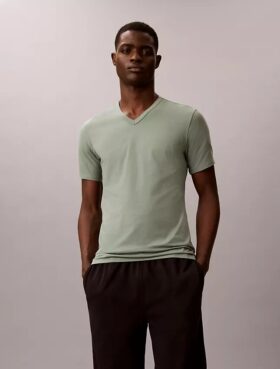 Camiseta de cuello en V de corte ajustado, paquete de 3, mezcla de Cotton Stretch Camiseta de cuello en V de corte ajustado, paquete de 3, mezcla de Cotton Stretch