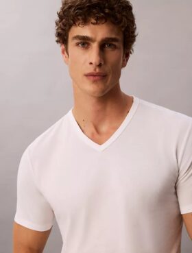 Camiseta de cuello en V de corte ajustado, paquete de 3, mezcla de Cotton Stretch