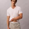 Camiseta de cuello en V de corte ajustado, paquete de 3, mezcla de Cotton Stretch Camiseta de cuello en V de corte ajustado, paquete de 3, mezcla de Cotton Stretch