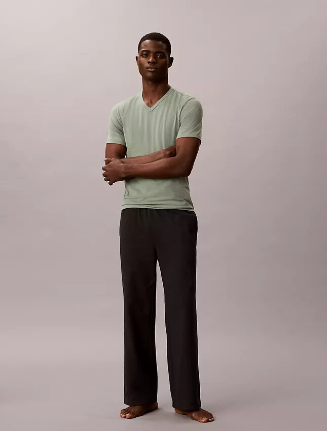 Camiseta de cuello en V de corte ajustado, paquete de 3, mezcla de Cotton Stretch Camiseta de cuello en V de corte ajustado, paquete de 3, mezcla de Cotton Stretch