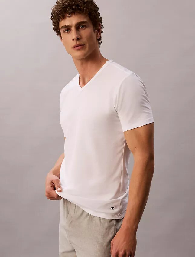 Camiseta de cuello en V de corte ajustado, paquete de 3, mezcla de Cotton Stretch Camiseta de cuello en V de corte ajustado, paquete de 3, mezcla de Cotton Stretch