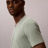 Camiseta de cuello en V de corte ajustado, paquete de 3, mezcla de Cotton Stretch Camiseta de cuello en V de corte ajustado, paquete de 3, mezcla de Cotton Stretch