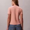 Camiseta de cuello redondo con bloque de logotipo Monogram Camiseta de cuello redondo con bloque de logotipo Monogram