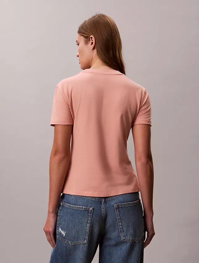 Camiseta de cuello redondo con bloque de logotipo Monogram Camiseta de cuello redondo con bloque de logotipo Monogram