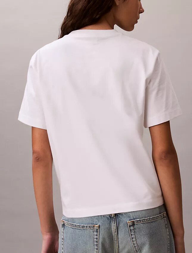 Camiseta de cuello redondo con corte holgado y logotipo estándar Camiseta de cuello redondo con corte holgado y logotipo estándar