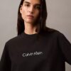 Camiseta de cuello redondo con corte holgado y logotipo estándar Camiseta de cuello redondo con corte holgado y logotipo estándar