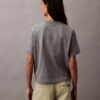 Camiseta de cuello redondo con corte holgado y logotipo estándar Camiseta de cuello redondo con corte holgado y logotipo estándar