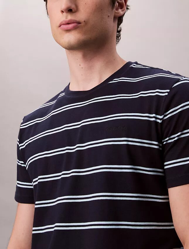 Camiseta de cuello redondo con rayas Liquid Touch Camiseta de cuello redondo con rayas Liquid Touch