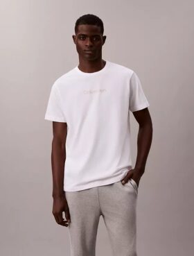 Camiseta de dormir con el logotipo de Calvin Klein Camiseta de dormir con el logotipo de Calvin Klein