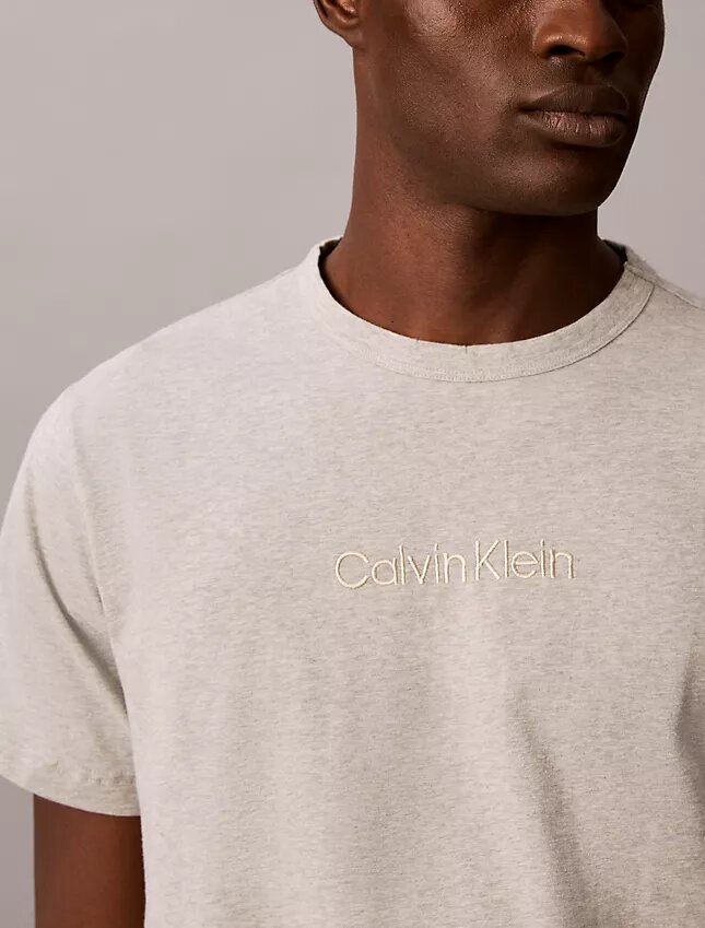 Camiseta de dormir con el logotipo de Calvin Klein Camiseta de dormir con el logotipo de Calvin Klein