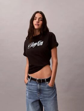 Camiseta holgada con gráfico de logotipo en relieve