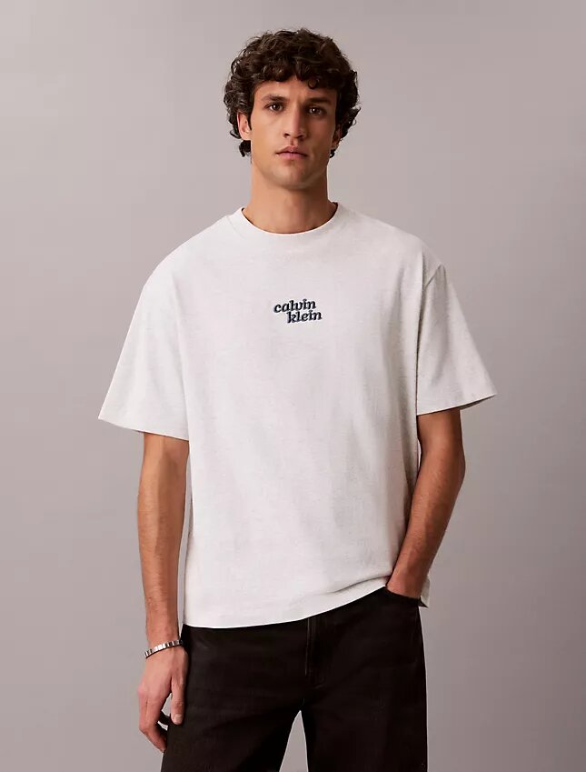 Camiseta holgada con gráfico del logotipo de 1989 bordado Camiseta holgada con gráfico del logotipo de 1989 bordado
