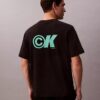 Camiseta holgada con logo gráfico de piqué refrescante Camiseta holgada con logo gráfico de piqué refrescante