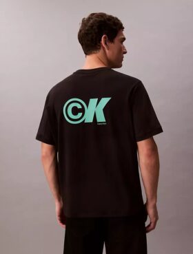 Camiseta holgada con logo gráfico de piqué refrescante