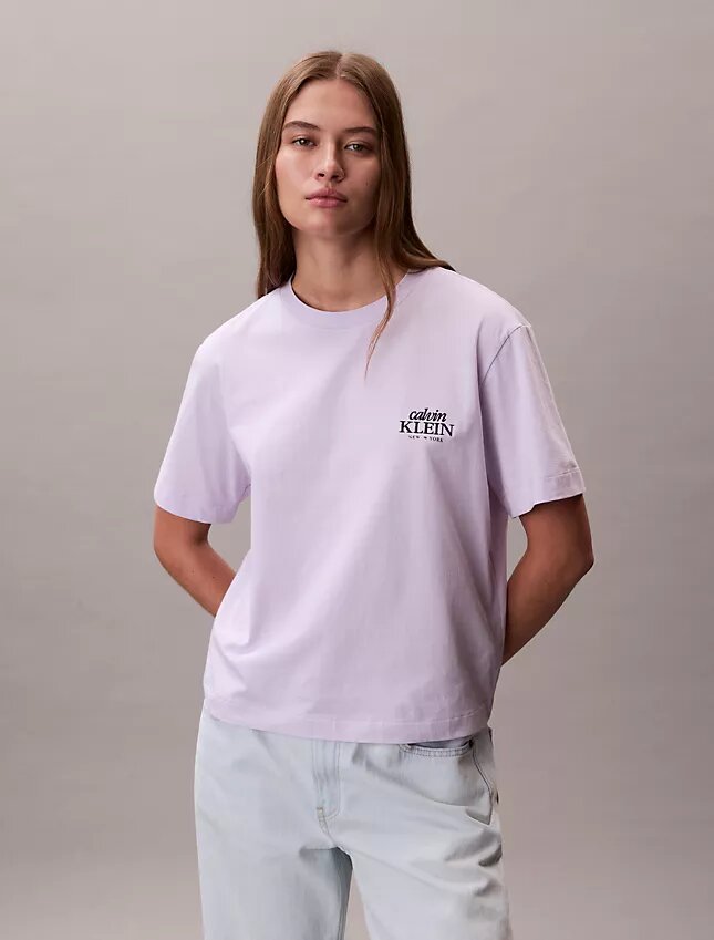 Camiseta holgada con logotipo bordado Camiseta holgada con logotipo bordado
