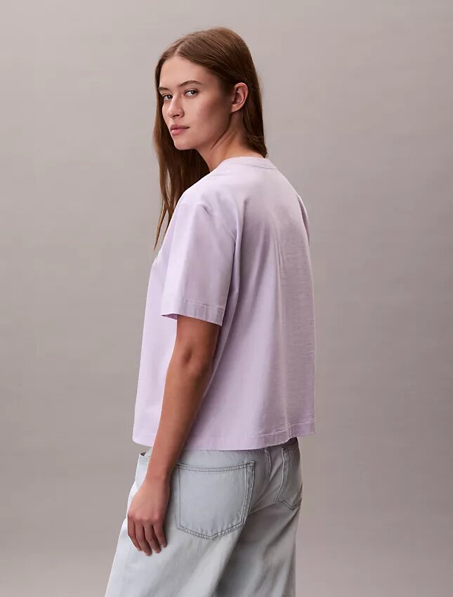 Camiseta holgada con logotipo bordado Camiseta holgada con logotipo bordado
