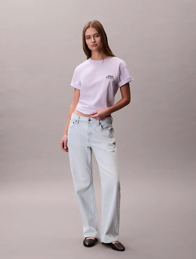 Camiseta holgada con logotipo bordado Camiseta holgada con logotipo bordado