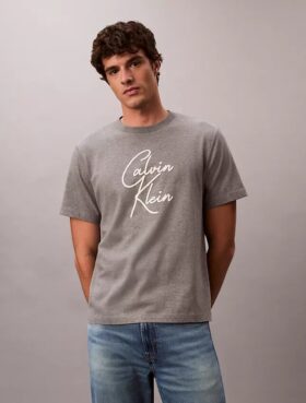 Camiseta holgada con logotipo en letra cursiva