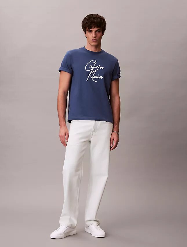 Camiseta holgada con logotipo en letra cursiva Camiseta holgada con logotipo en letra cursiva