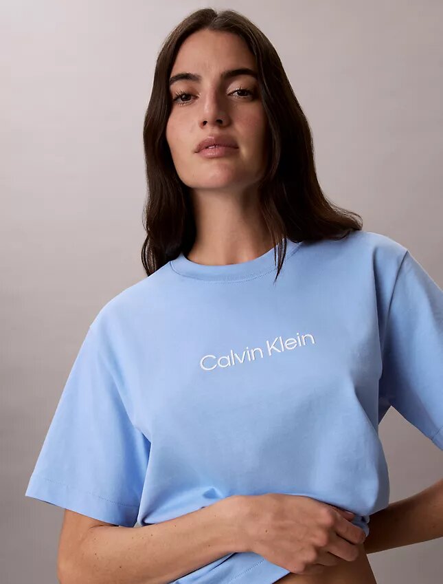 Camiseta holgada con logotipo estándar Camiseta holgada con logotipo estándar