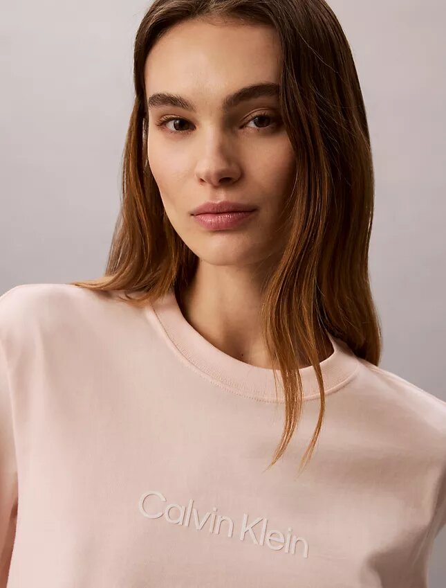 Camiseta holgada con logotipo estándar Camiseta holgada con logotipo estándar