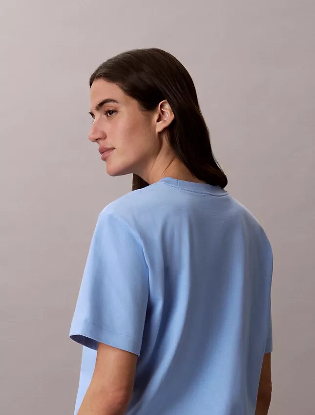 Camiseta holgada con logotipo estándar Camiseta holgada con logotipo estándar