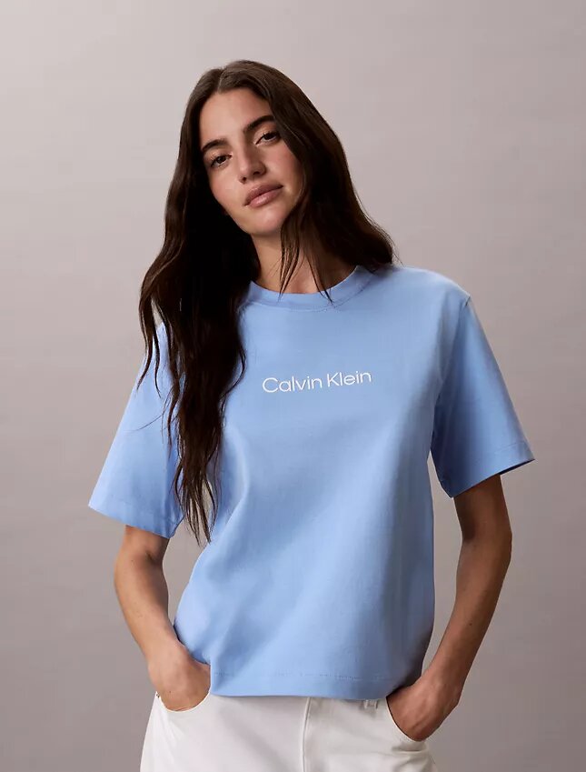 Camiseta holgada con logotipo estándar Camiseta holgada con logotipo estándar