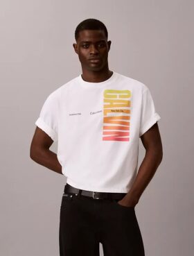 Camiseta holgada con logotipo llamativo Pride