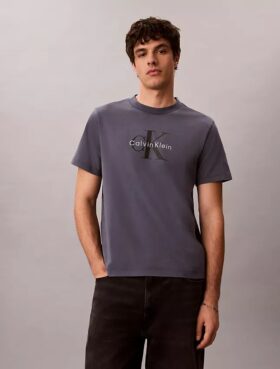 Camiseta Monologo con lavado ácido