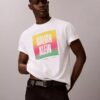 Camiseta sencilla con bloque del logotipo del Orgullo