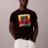 Camiseta sencilla con bloque del logotipo del Orgullo Camiseta sencilla con bloque del logotipo del Orgullo