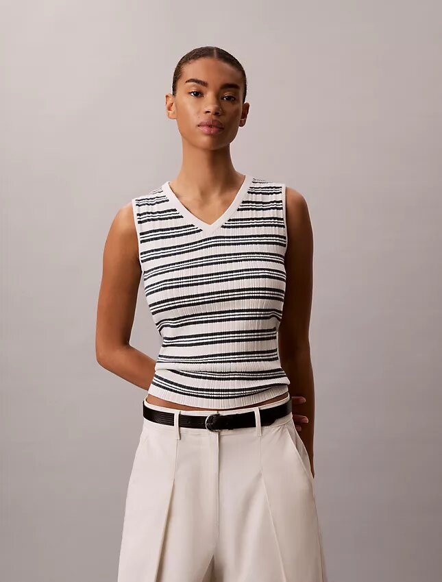 Camiseta sin mangas con cuello en V acanalado Camiseta sin mangas con cuello en V acanalado