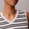 Camiseta sin mangas con cuello en V acanalado Camiseta sin mangas con cuello en V acanalado