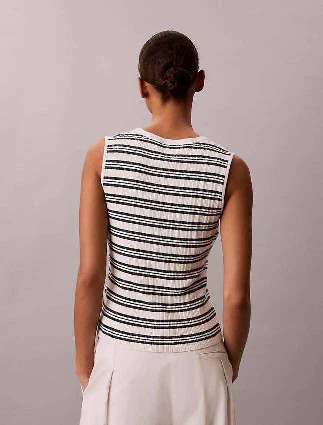 Camiseta sin mangas con cuello en V acanalado Camiseta sin mangas con cuello en V acanalado