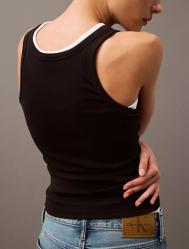Camiseta sin mangas de algodón con ribete contorneado Camiseta sin mangas de algodón con ribete contorneado