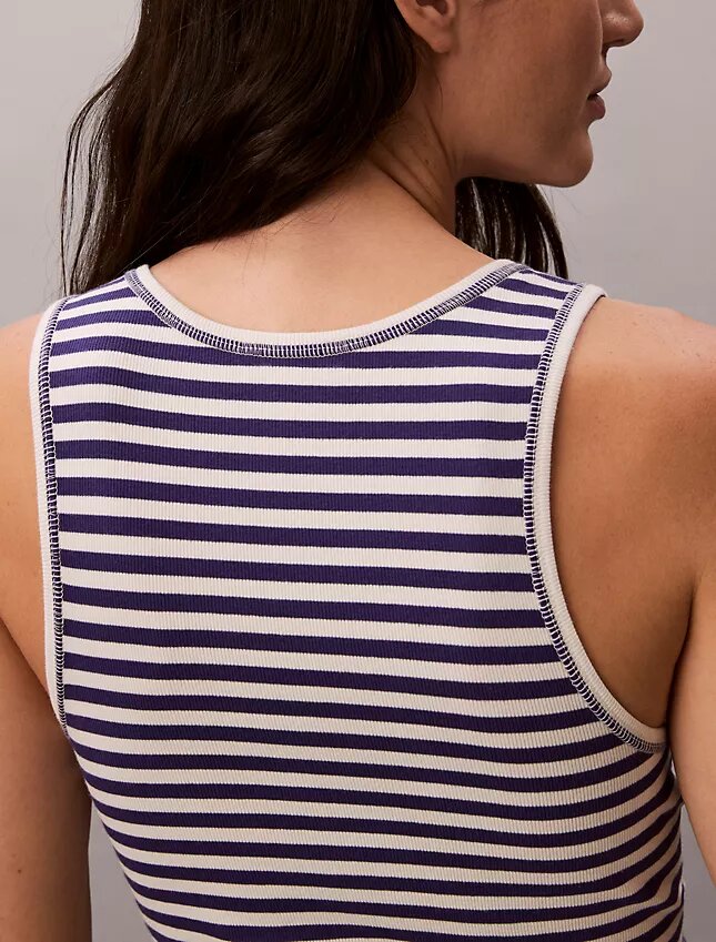Camiseta sin mangas de algodón con ribete contorneado Camiseta sin mangas de algodón con ribete contorneado